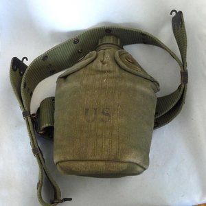 Vintage US military canteen green canvas case & belt 1 qt uniform camping